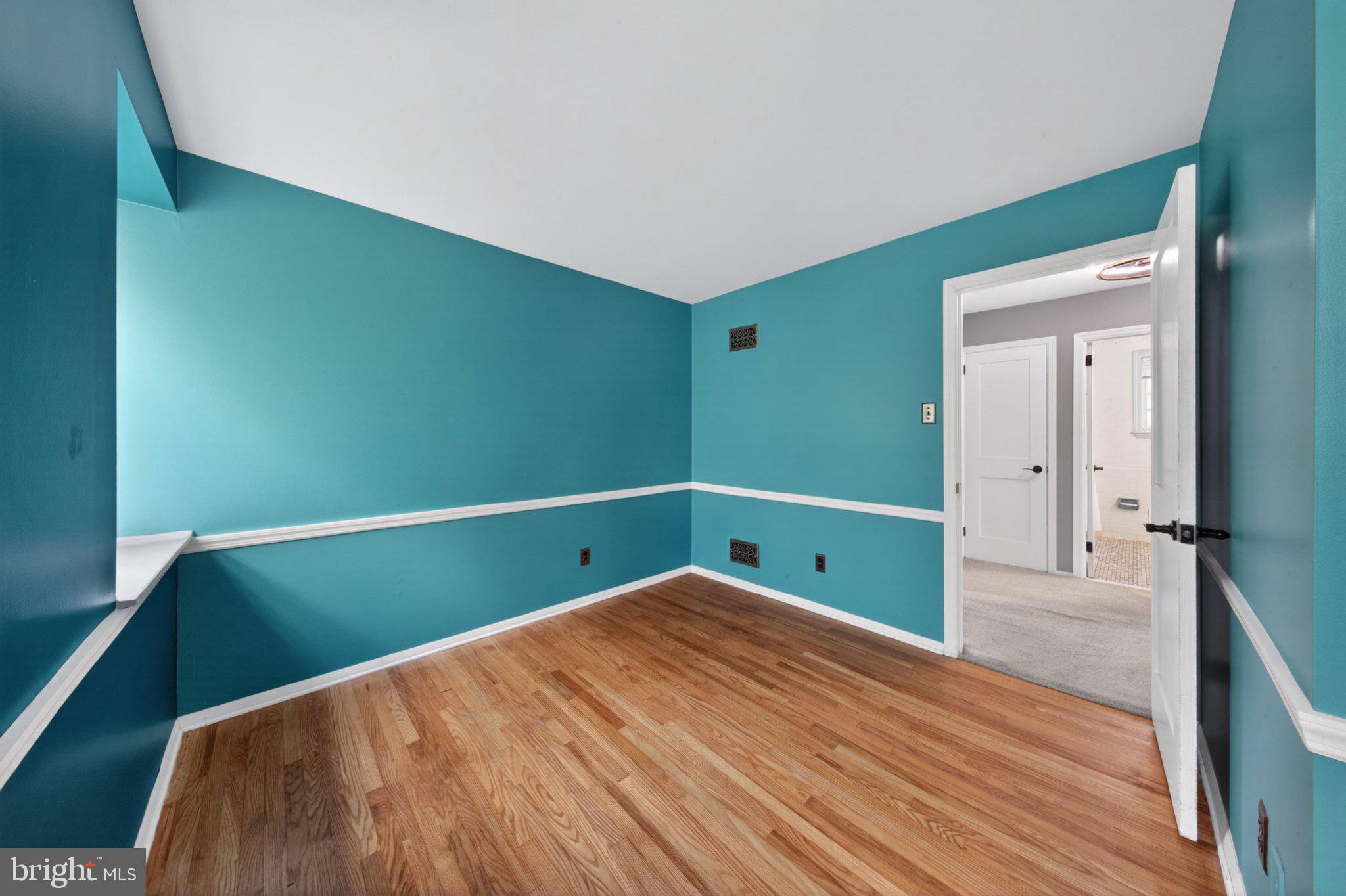 1020 Jeffrey Road Wilmington, DE 19810 - Photo 65 of 108 Vibrant teal walls invite creativity.