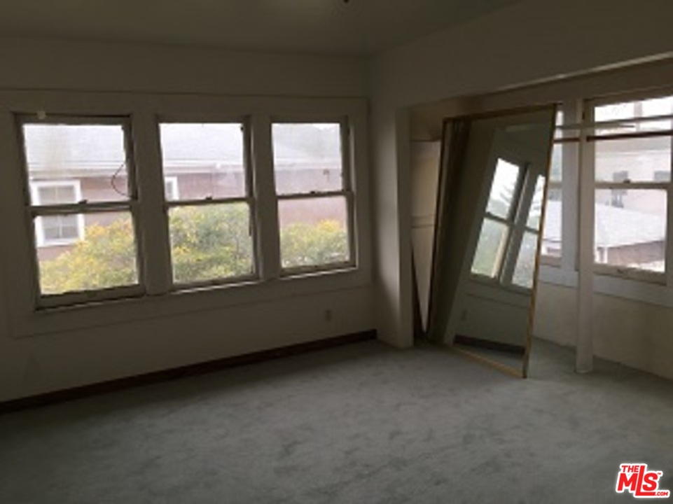 1809 Virginia Road Los Angeles, CA 90019 - Photo 18 of 34