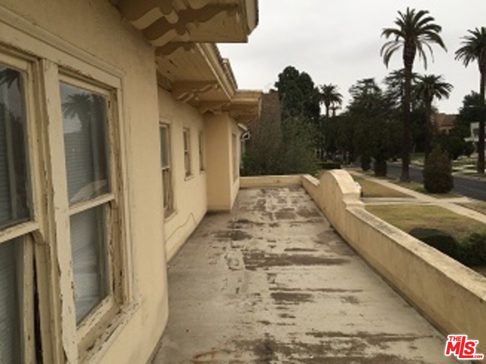 1809 Virginia Road Los Angeles, CA 90019 - Photo 27 of 34