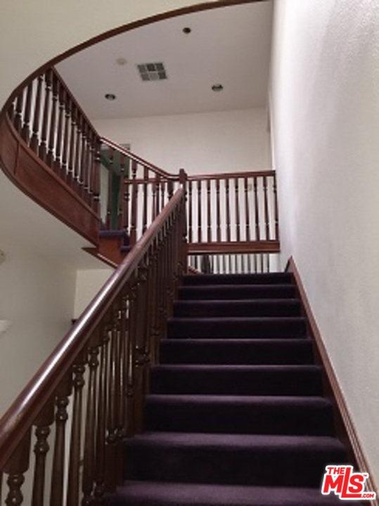 1809 Virginia Road Los Angeles, CA 90019 - Photo 8 of 34