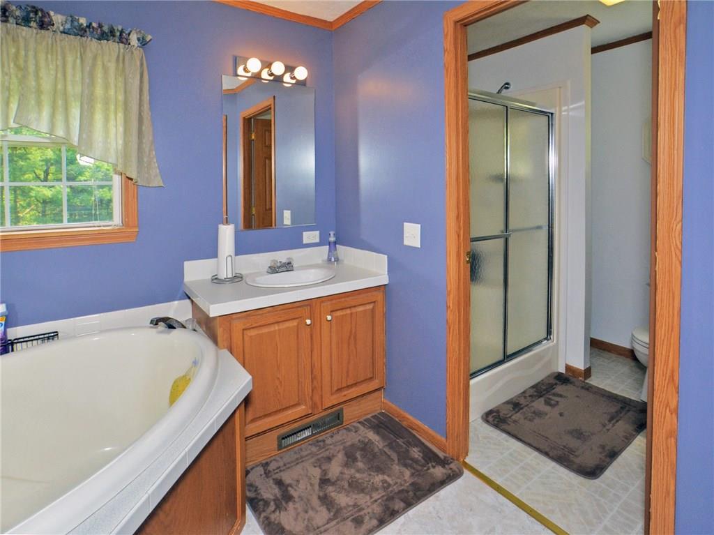 395 Finley Road Pittsburgh, PA 15239 - Photo 11 of 23