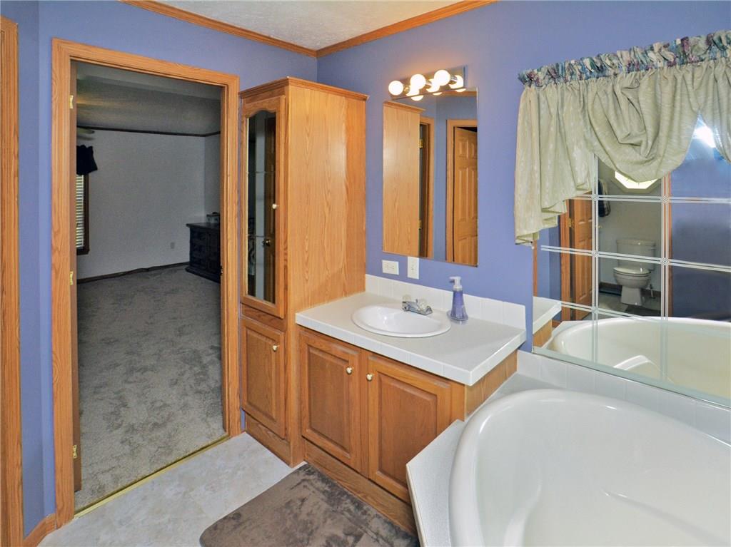 395 Finley Road Pittsburgh, PA 15239 - Photo 12 of 23