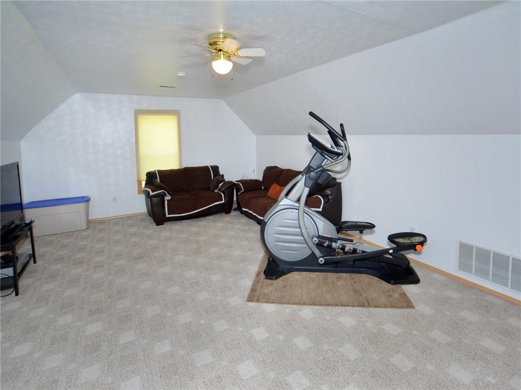 395 Finley Road Pittsburgh, PA 15239 - Photo 18 of 23