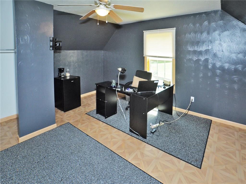 395 Finley Road Pittsburgh, PA 15239 - Photo 21 of 23