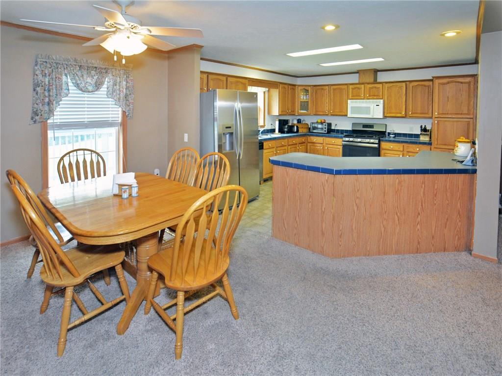 395 Finley Road Pittsburgh, PA 15239 - Photo 5 of 23