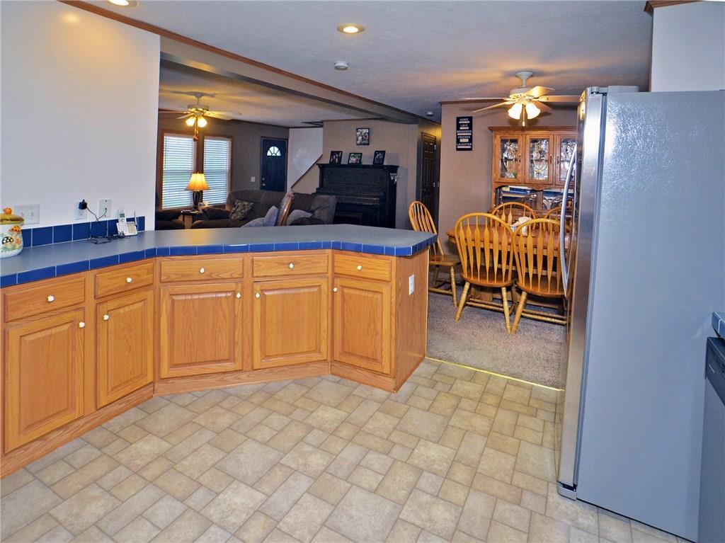 395 Finley Road Pittsburgh, PA 15239 - Photo 8 of 23