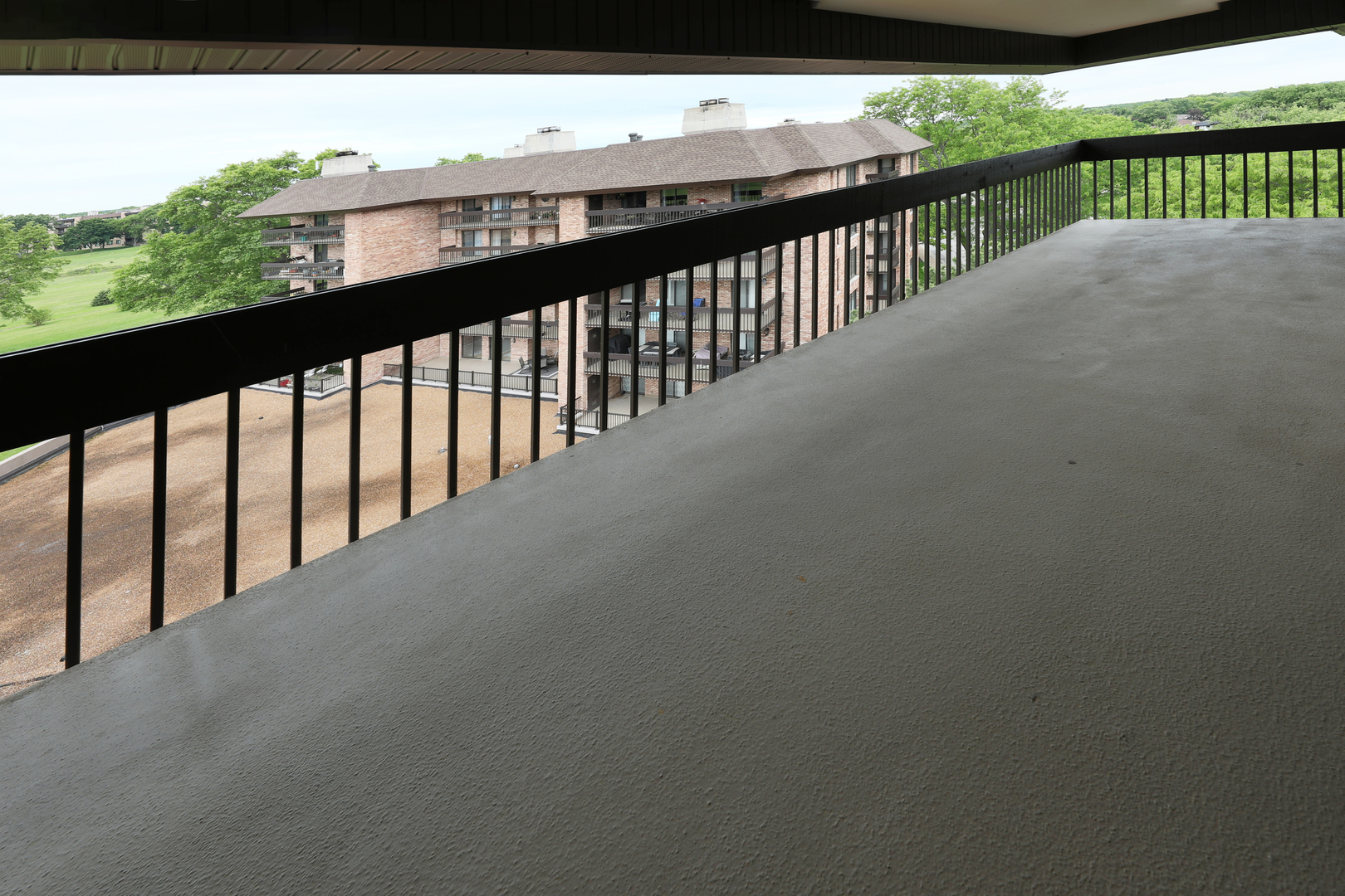 3801 Mission Hills Road, Unit 503 Northbrook, IL 60062 - Photo 9 of 31