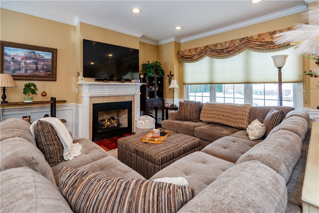 11 Nottingham Drive Scituate, RI 02831 - Photo 13 of 50