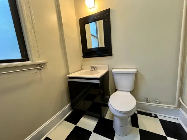 $3,500 | 3765 North Kenmore Avenue, Unit 3E, Chicago, IL 60613