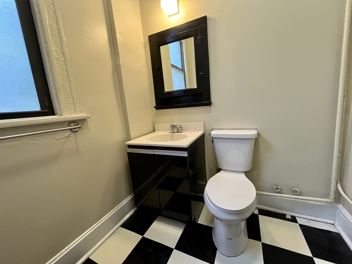 3765 North Kenmore Avenue, Unit 3E Chicago, IL 60613 - Photo 11 of 17