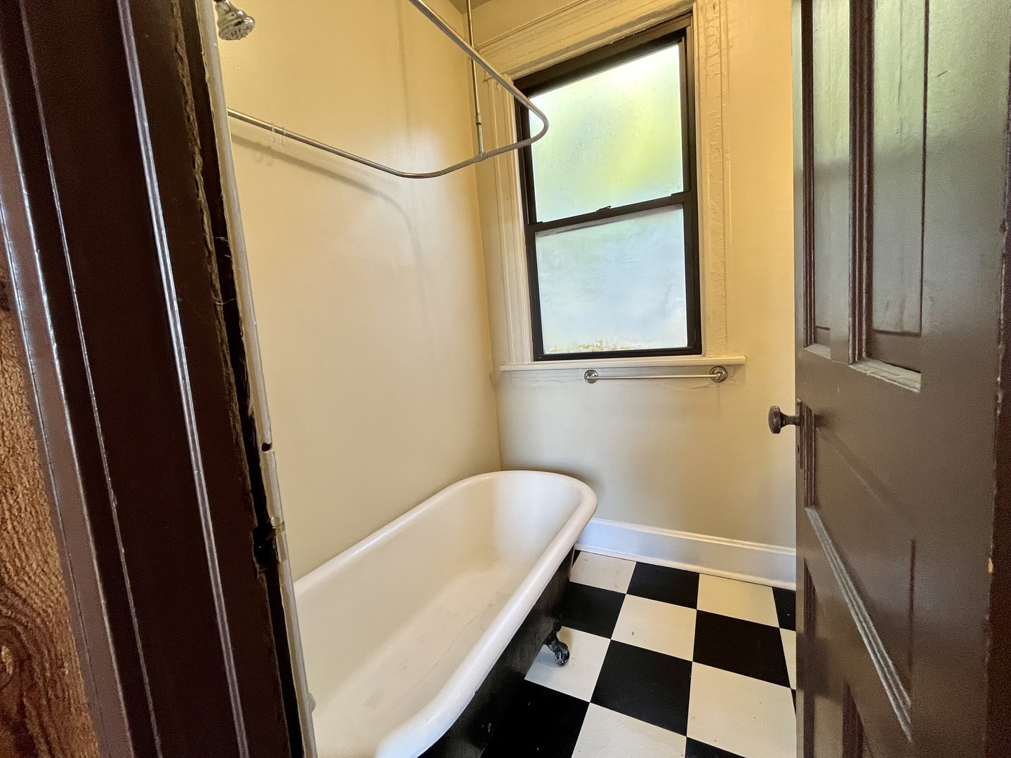 3765 North Kenmore Avenue, Unit 3E Chicago, IL 60613 - Photo 10 of 17