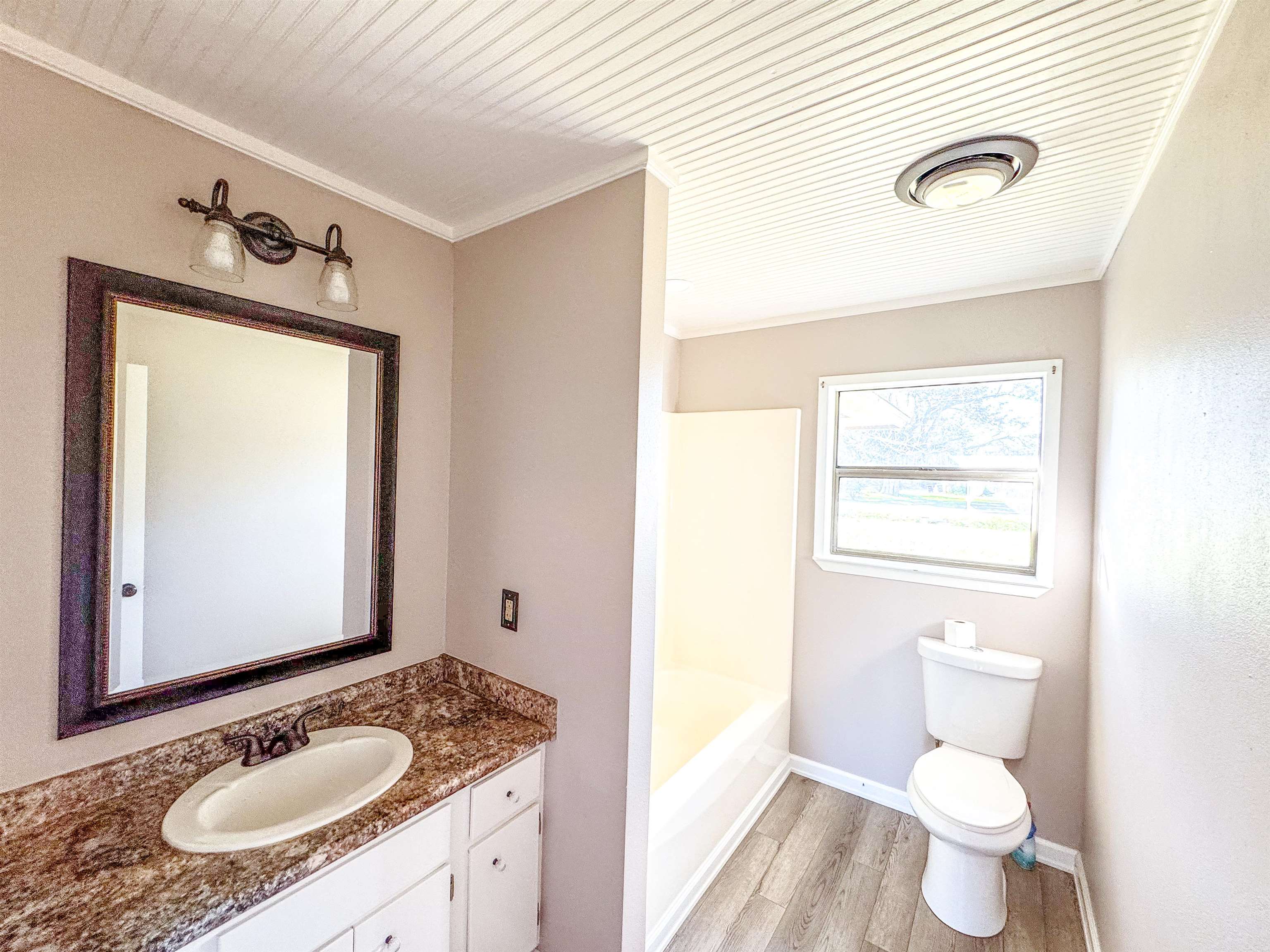 1104 North Pine Street Foley, AL 36535 - Photo 21 of 35 Bathroom