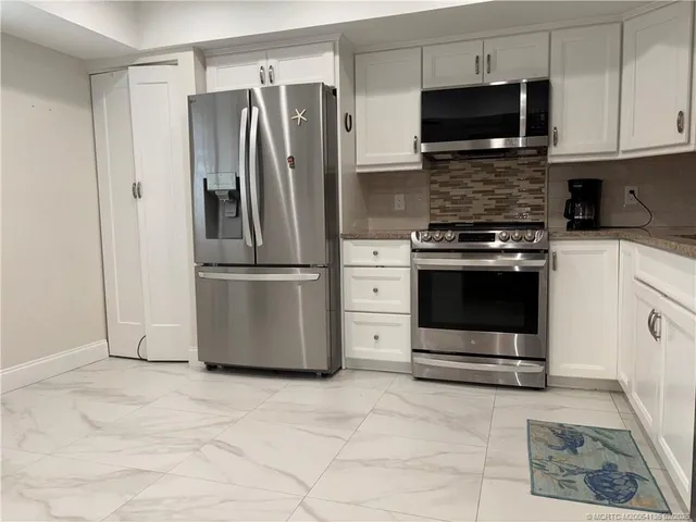 $367,500 | 6433 Southeast Brandywine Court, Unit 219, Stuart, FL 34997