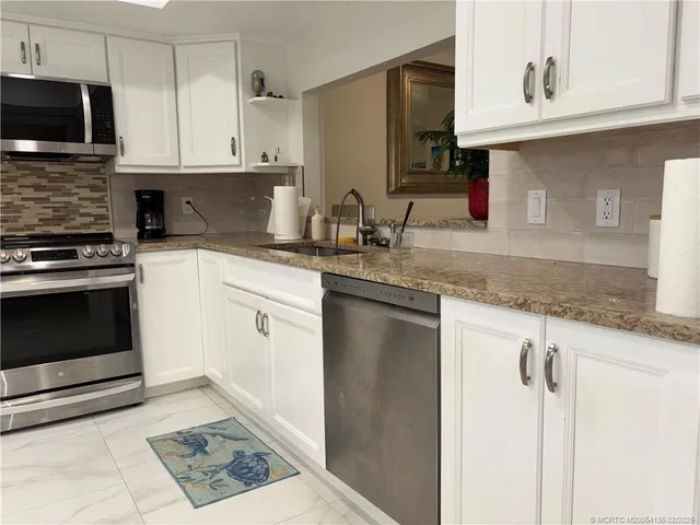 $367,500 | 6433 Southeast Brandywine Court, Unit 219, Stuart, FL 34997