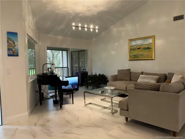 $367,500 | 6433 Southeast Brandywine Court, Unit 219, Stuart, FL 34997