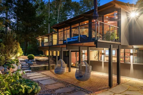 $2,200,000 | 127 Commerford Road, Concord, MA 01742