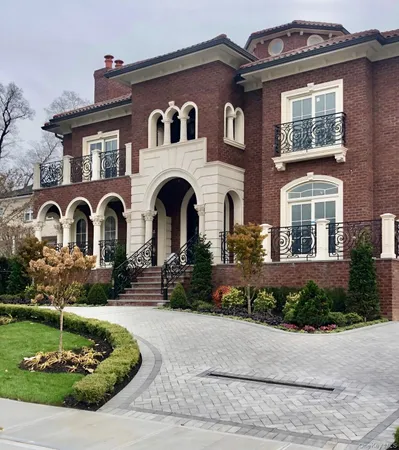 $4,998,000 | 18 Boulevard | Whitestone