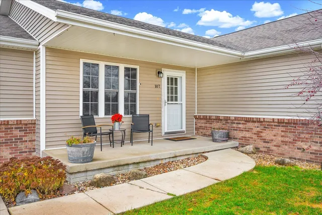 $269,900 | 107 Baize Drive, Carlock, IL 61725