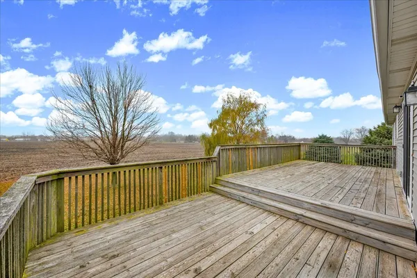 $276,400 | 107 Baize Drive, Carlock, IL 61725