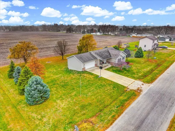 $276,400 | 107 Baize Drive, Carlock, IL 61725