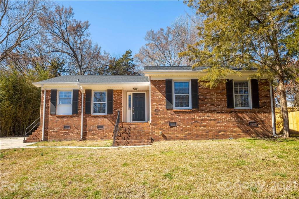 11400 Painted Tree Road Charlotte, NC 28226 - Photo 1 of 37 Gallery Image 1