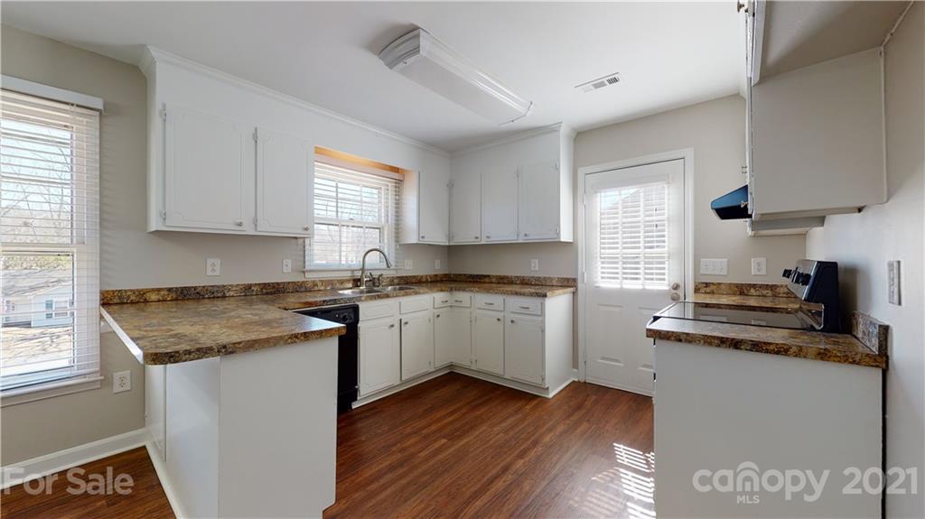 11400 Painted Tree Road Charlotte, NC 28226 - Photo 9 of 37 Gallery Image 9