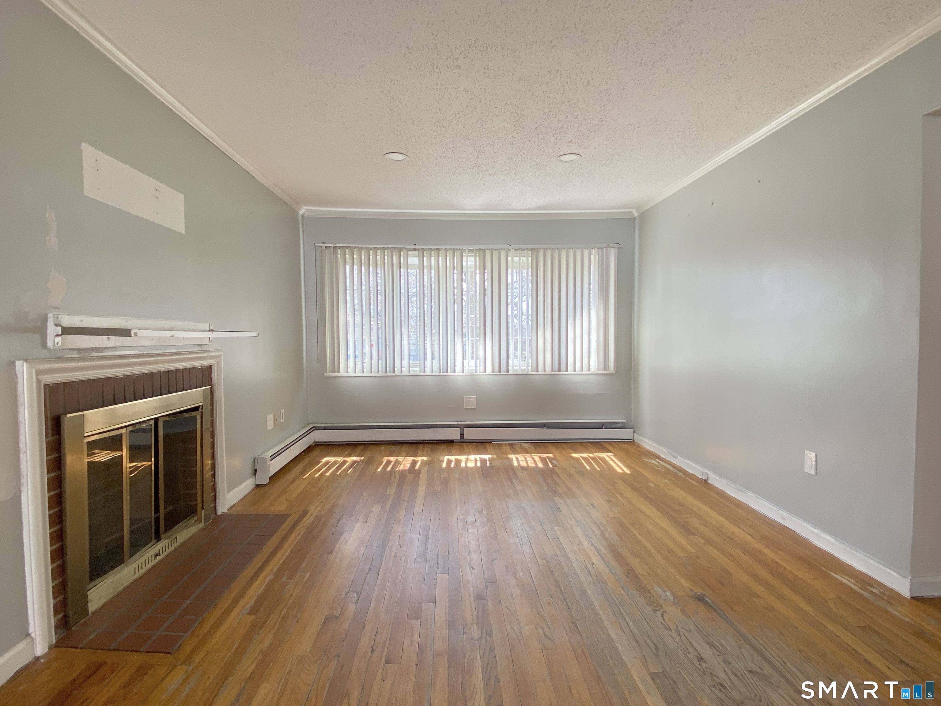 18 Reservoir Road Newington, CT 06111 - Photo 4 of 22