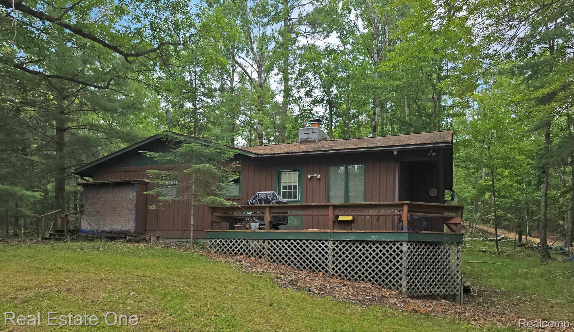 4233 Pheasant Road Lincoln, MI 48742 - Photo 4 of 19 Back Deck
