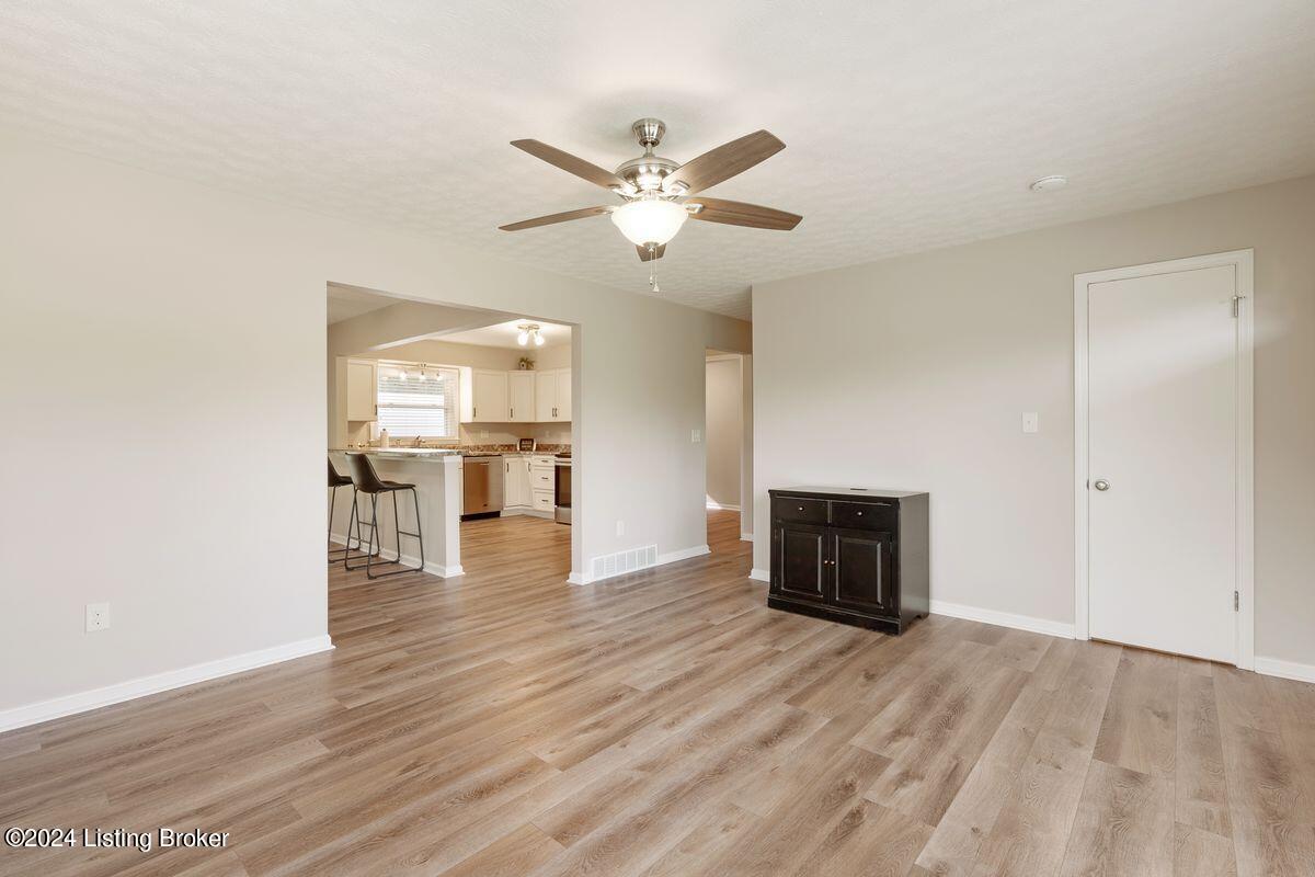 7021 Routt Road Louisville, KY 40299 - Photo 8 of 29 8
