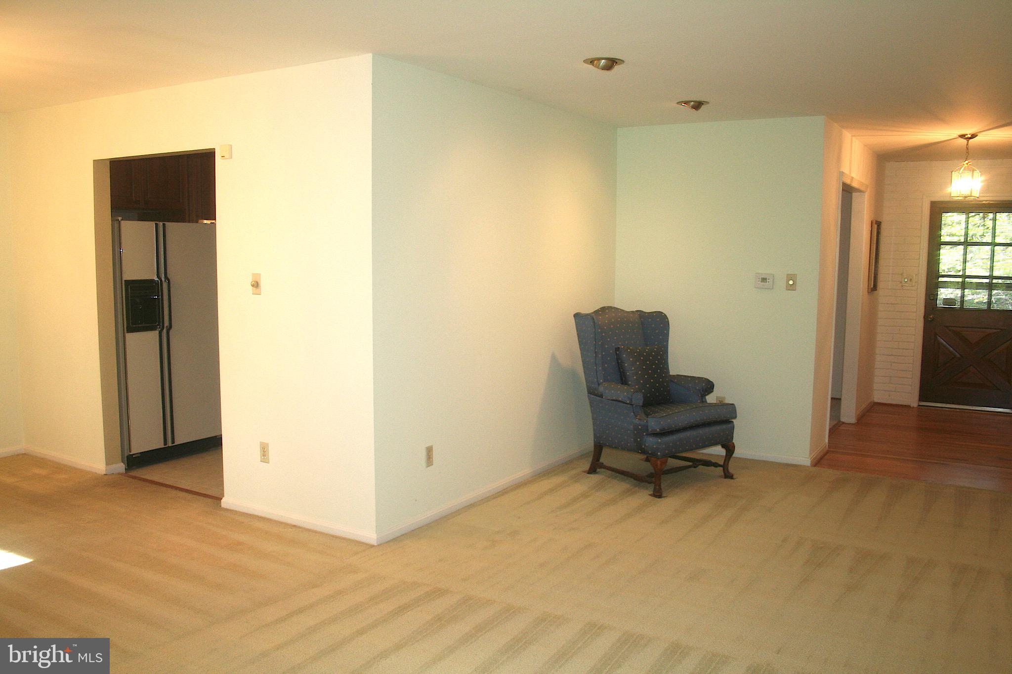 2011 Seattle Avenue Silver Spring, MD 20905 - Photo 12 of 30 Living/dining