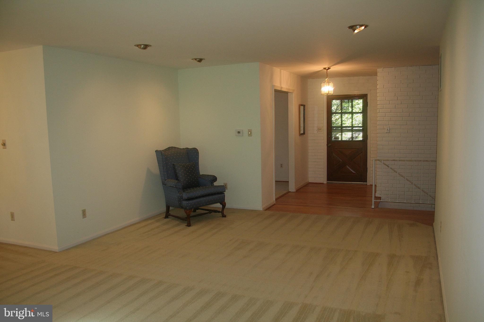 2011 Seattle Avenue Silver Spring, MD 20905 - Photo 15 of 30 Living Room / Foyer