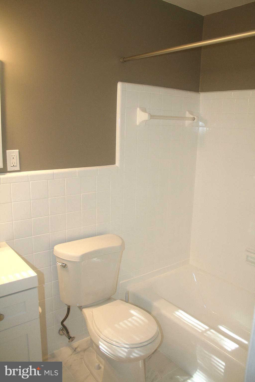 2011 Seattle Avenue Silver Spring, MD 20905 - Photo 21 of 30 Master bath