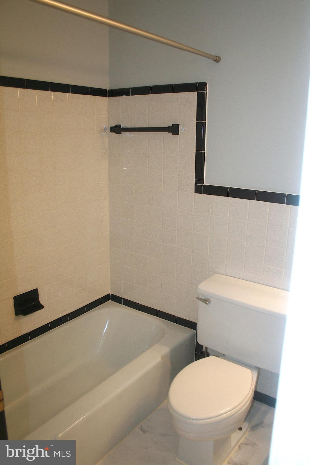 2011 Seattle Avenue Silver Spring, MD 20905 - Photo 23 of 30 Hall bath