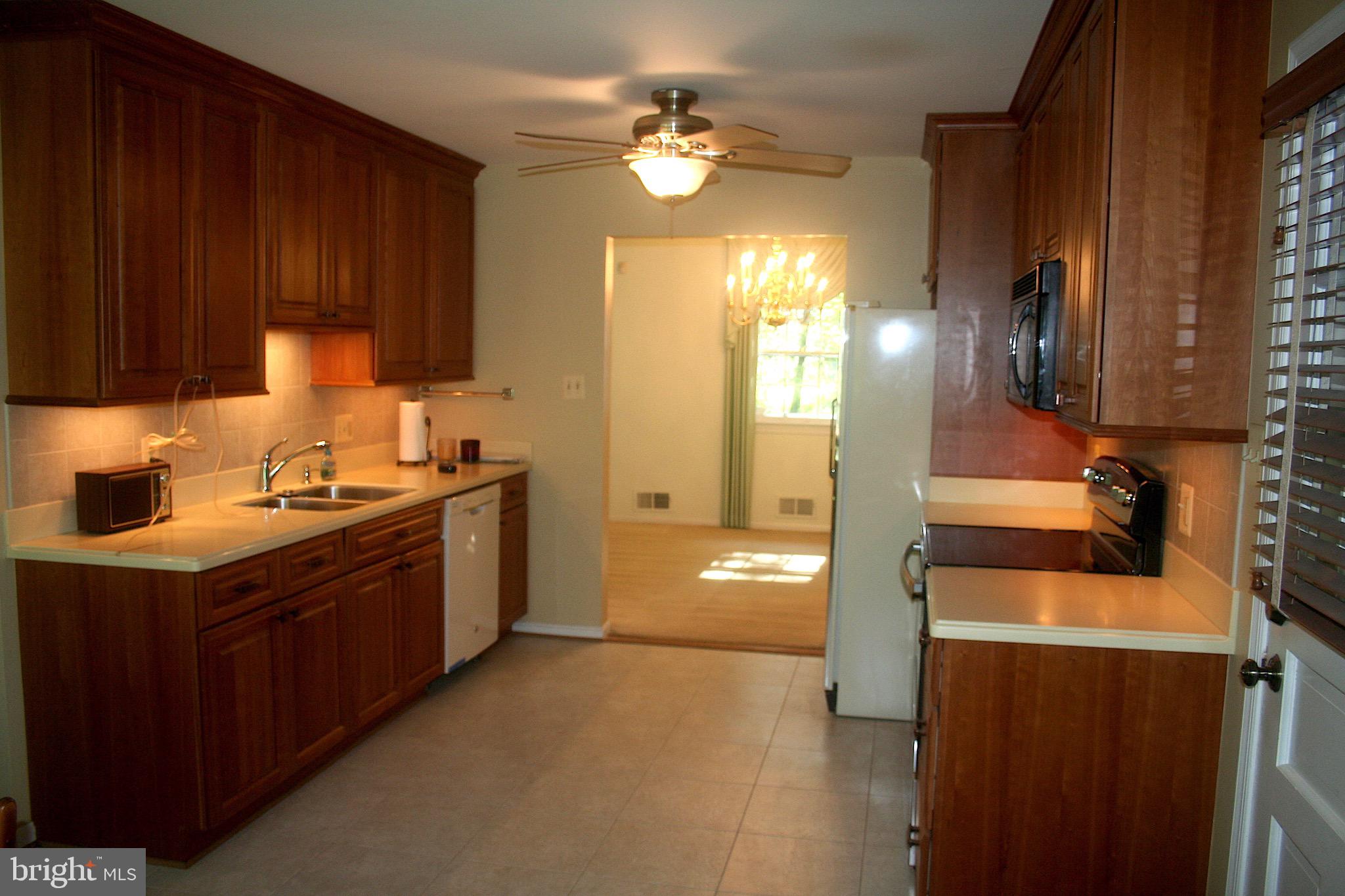 2011 Seattle Avenue Silver Spring, MD 20905 - Photo 8 of 30 Kitchen