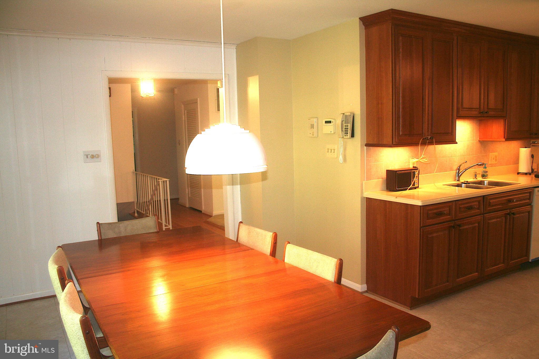 2011 Seattle Avenue Silver Spring, MD 20905 - Photo 10 of 30 Breakfast area