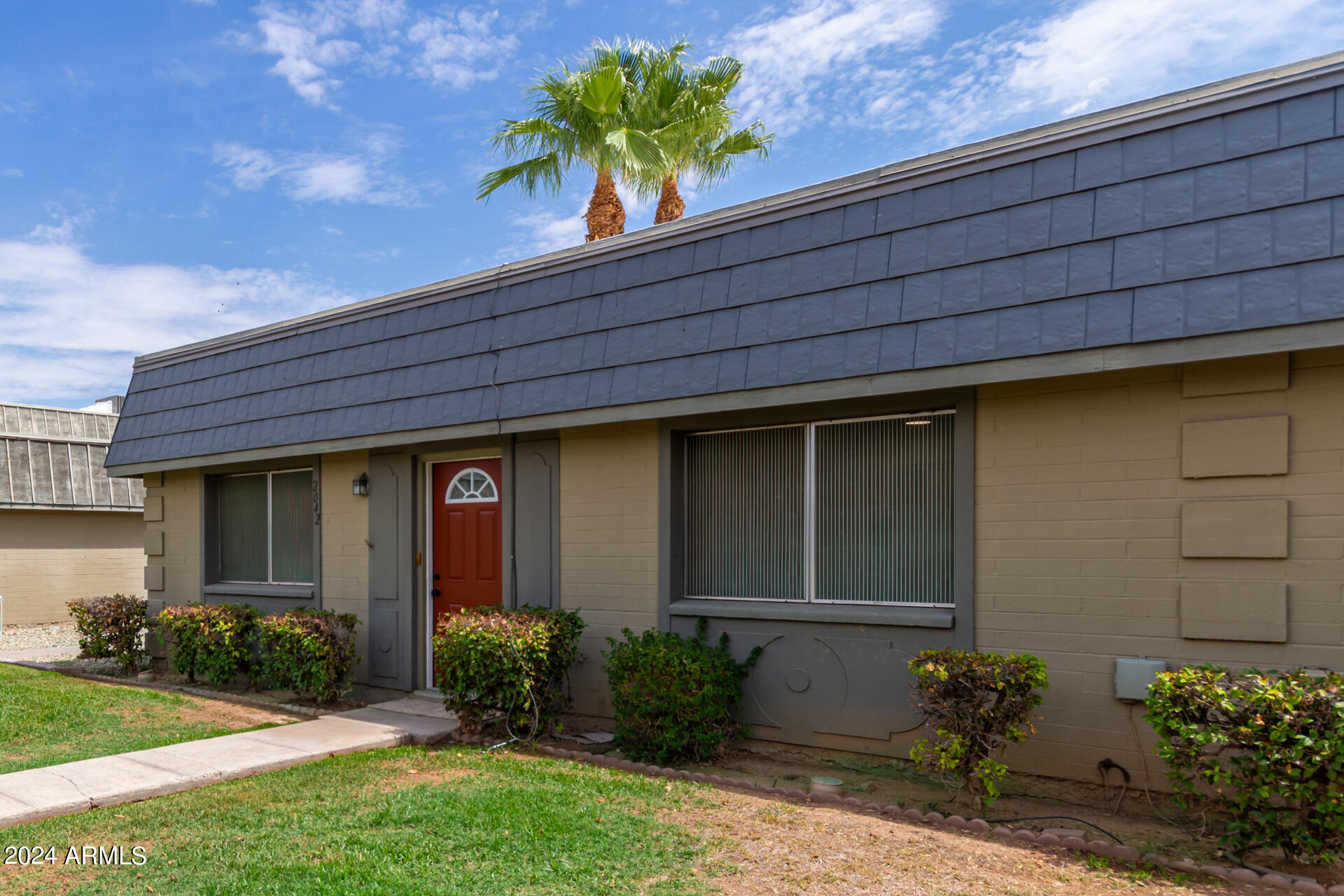2042 West Elm Street Phoenix, AZ 85015 - Photo 3 of 18 0003-03 - Elm