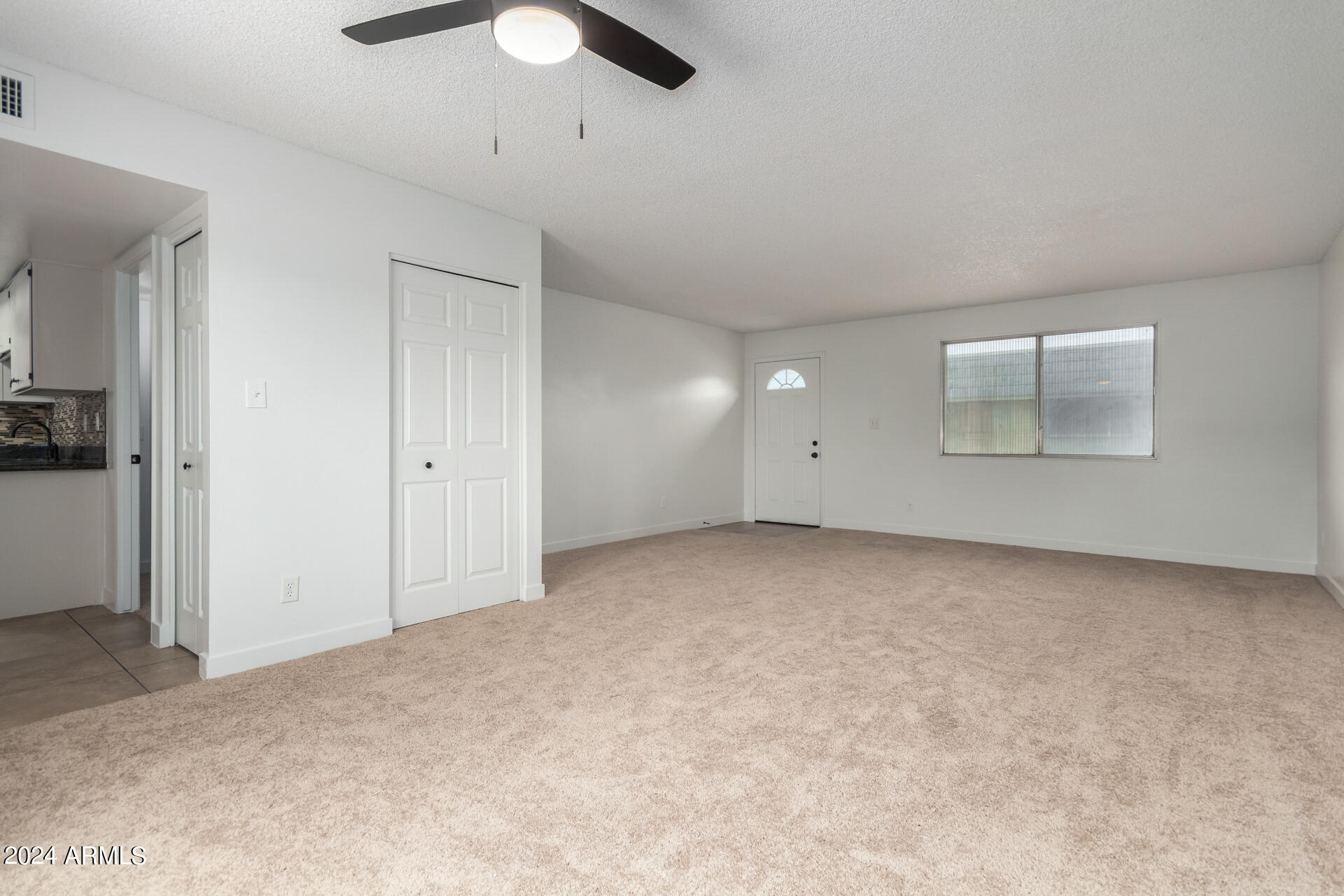 2042 West Elm Street Phoenix, AZ 85015 - Photo 5 of 18 0005-09 - Elm