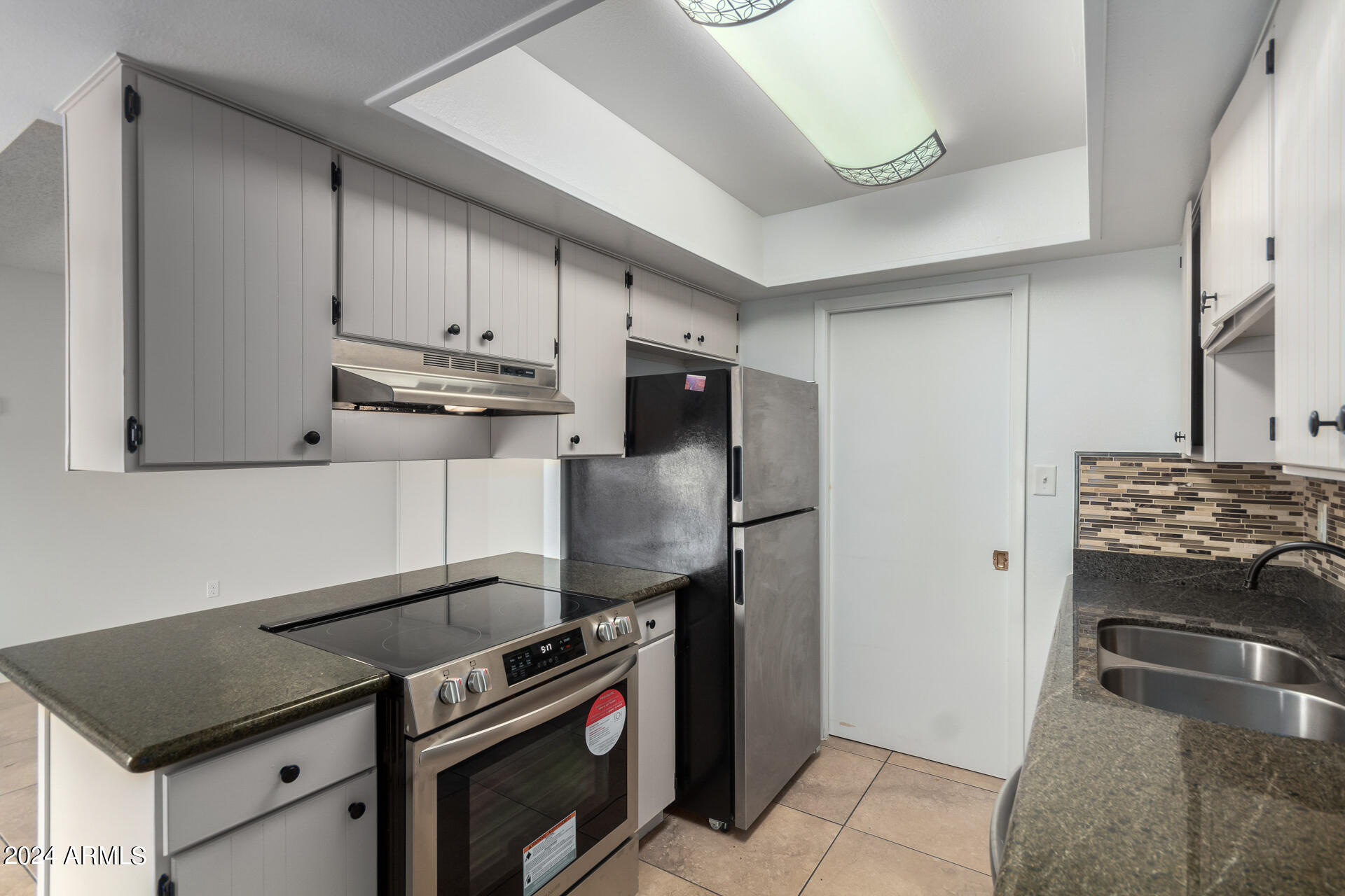 2042 West Elm Street Phoenix, AZ 85015 - Photo 8 of 18 0013-17 - Elm