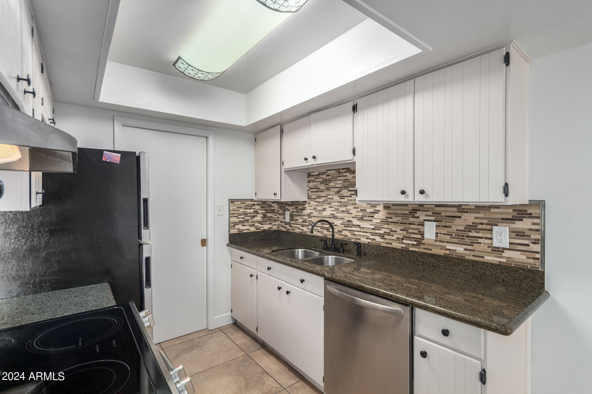 2042 West Elm Street Phoenix, AZ 85015 - Photo 9 of 18 0014-18 - Elm