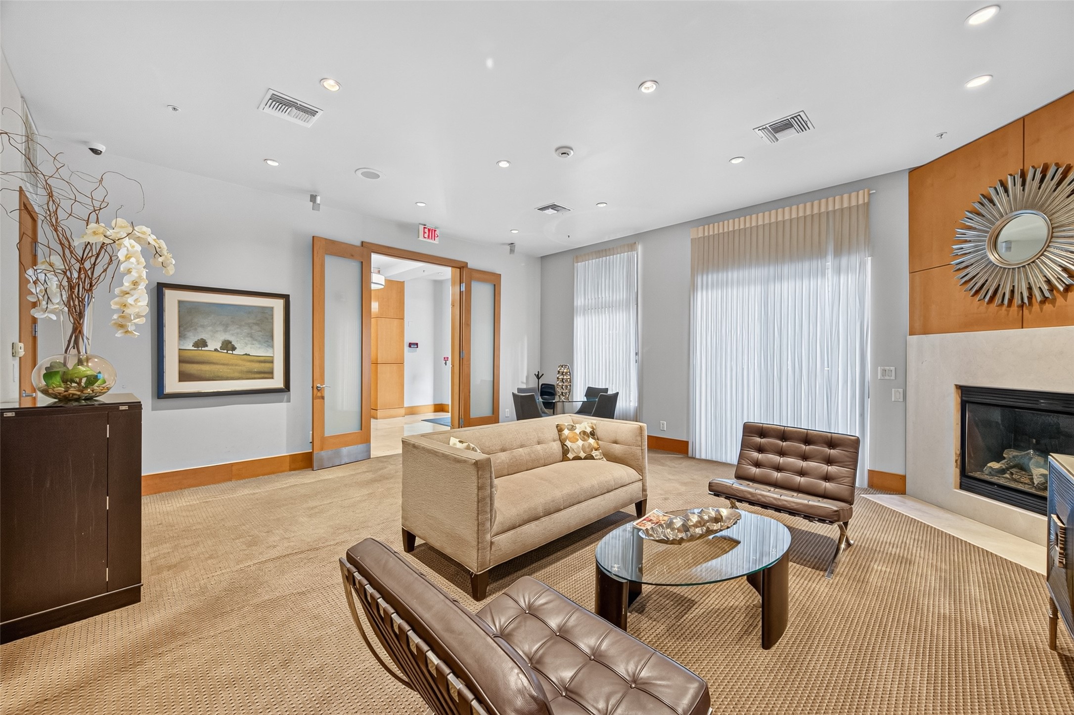 3388 Sage Road, Unit 502 Houston, TX 77056 - Photo 21 of 30 First floor sitting room for your friends or family waiting for you.