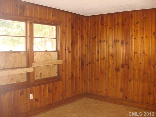 2404 Country Club Road Lincolnton, NC 28092 - Photo 2 of 12 Gallery Image 2