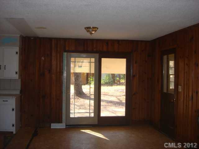 2404 Country Club Road Lincolnton, NC 28092 - Photo 3 of 12 Gallery Image 3