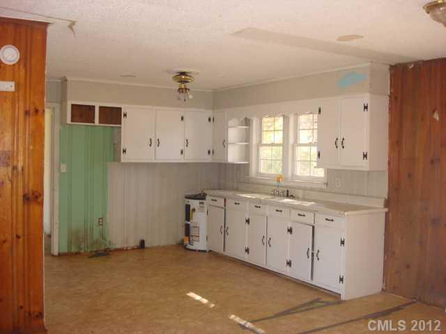 2404 Country Club Road Lincolnton, NC 28092 - Photo 4 of 12 Gallery Image 4