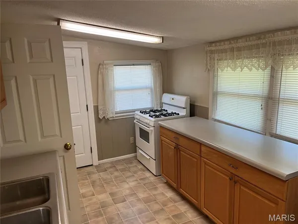 $149,900 | 3720 High Drive, St. Ann, MO 63074