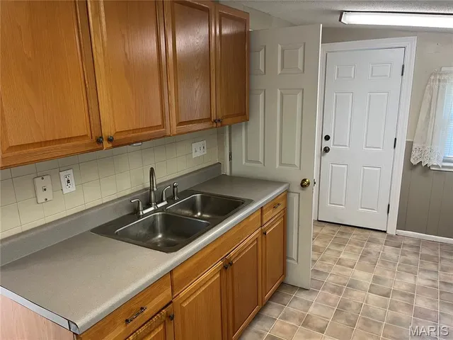 $162,500 | 3720 High Drive, St. Ann, MO 63074