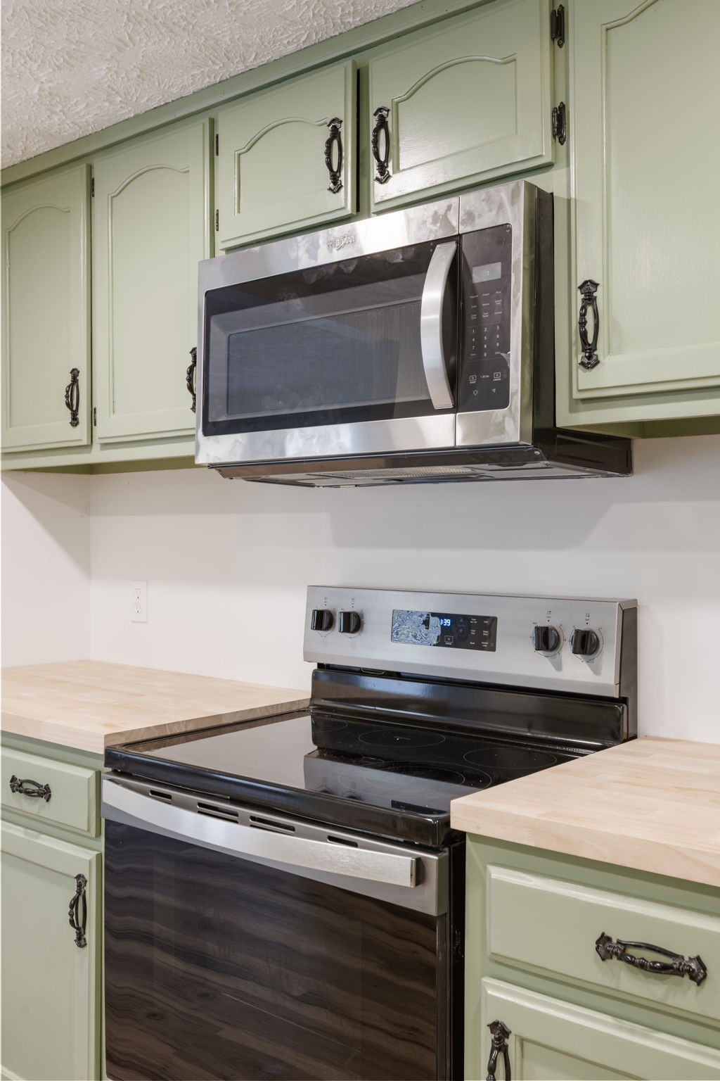 415 Durrett Street Springfield, TN 37172 - Photo 26 of 54 a close view of stove