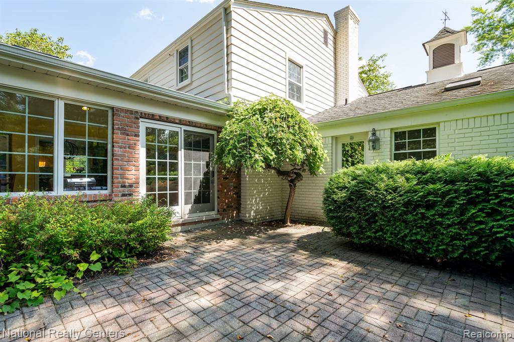 31467 Old Cannon Road Beverly Hills, MI 48025 - Photo 3 of 35