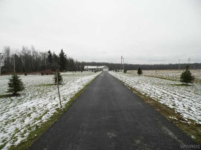 1689 Pontiac Road Evans, NY 14006 - Photo 1 of 1 Exterior Front