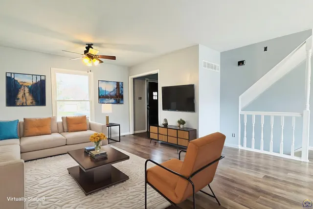 $299,000 | 5639 Southwest West Drive, Topeka, KS 66606