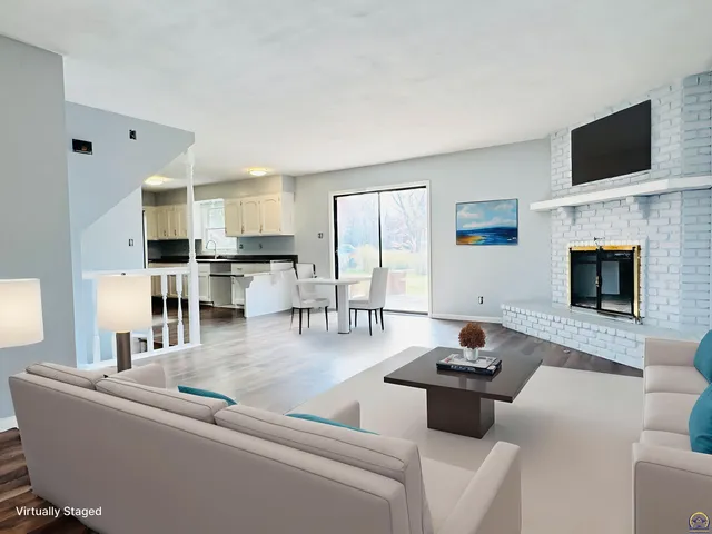 $299,000 | 5639 Southwest West Drive, Topeka, KS 66606